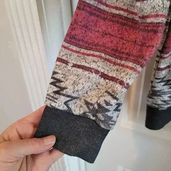 𝅺Carbon Men’s Hoodie Aztec Southwest Tribal Multicolor Pocket - Picture 6 of 10